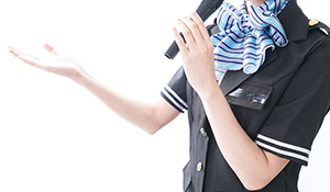 コンパニオンの種類を解説：ナレーターコンパニオンの仕事とはのイメージ